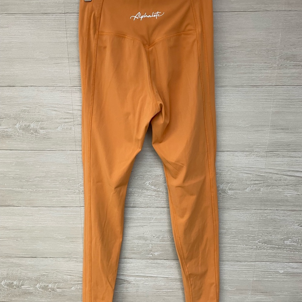 | Alphalete | amplify leggings. Size M. - Picture 4 of 9